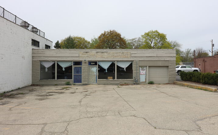 Pictures of Mixed Use, Office, Retail property located at 324 N Lake St, Mundelein, IL 60060 for sales - image #1
