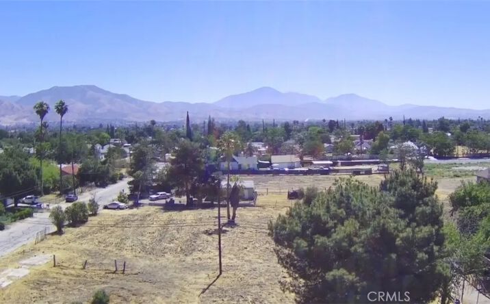Pictures of Land property located at 25237 Bessant, San Bernardino, CA 92404 for sales - image #1