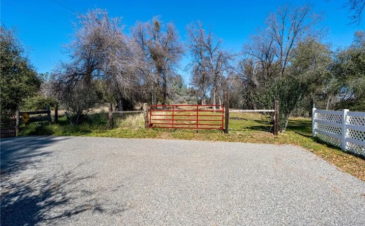 Pictures of Land property located at N/a, Coarsegold, CA 93614 for sales - image #1