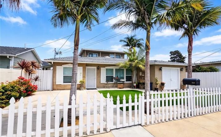 Pictures of Multifamily property located at 426 Grant Street, Oceanside, CA 92054 for sales - image #1