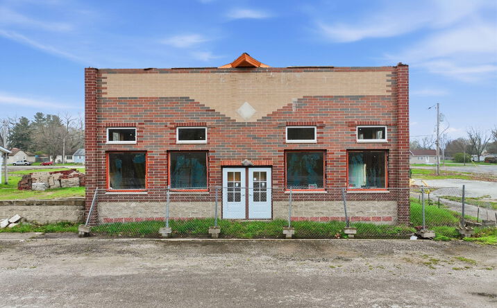 Pictures of Business for Sale, Office, Industrial, Retail property located at 1605 N Park, La Porte, IN 46350 for sales - image #1