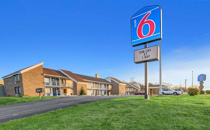 Pictures of Hospitality property located at 57 Airport Rd, Hillsville, VA 24343 for sales - image #1