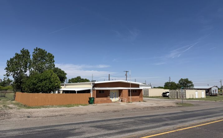 Pictures of Business for Sale, Industrial, Mixed Use, Retail property located at 101-103 N Main St, Quanah, TX 79252 for sales - image #1