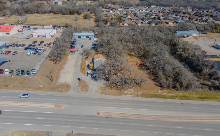 Pictures of Retail, Land, Business for Sale property located at 1327 Fort Worth Hwy, Weatherford, TX 76086 for sales - image #1