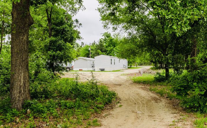 Pictures of Mobile Home Park property located at 300 West Rabbit Cove Road, Quinlan, TX 75474 for sales - image #1