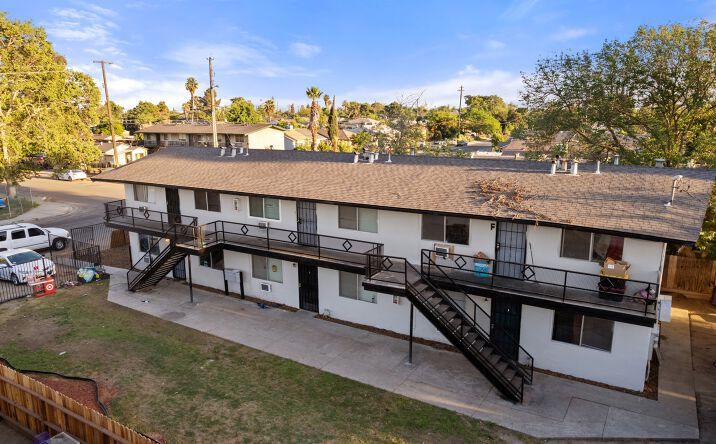 2452 S 9th St, Fresno