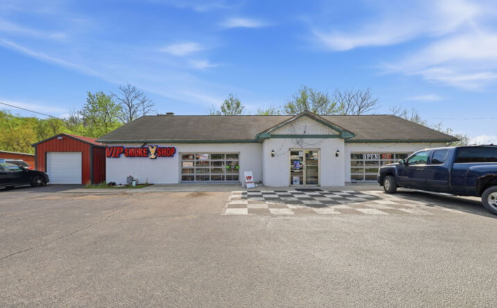 Pictures of Retail property located at 619 Green Blvd, Aurora, IN 47001 for sales - image #1
