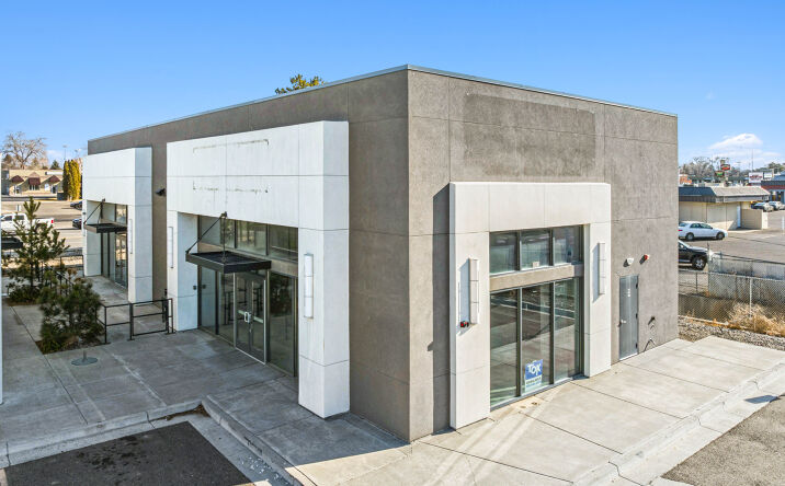 Pictures of Retail property located at 683 Blue Lakes Blvd N, Twin Falls, ID 83301 for sales - image #1