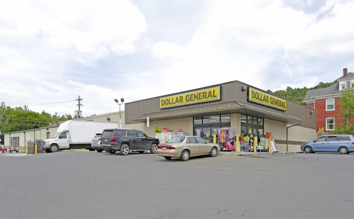 Pictures of Retail property located at 220 E 2nd St, Williamsburg, PA 16693 for sales - image #1