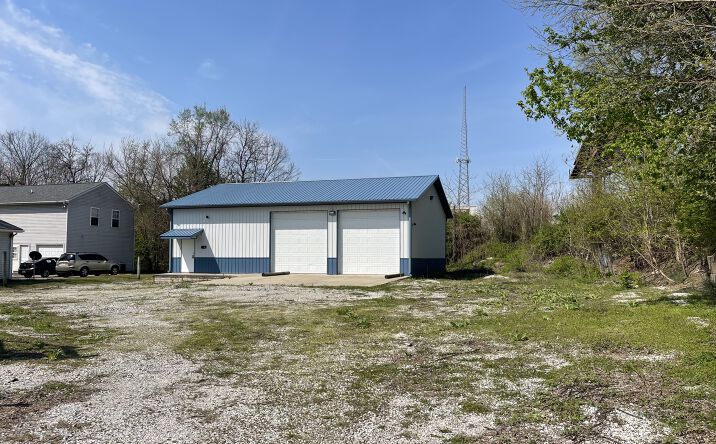 Pictures of Industrial property located at 2056 N 4th St, Terre Haute, IN 47804 for sales - image #1