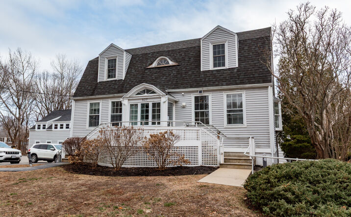 Pictures of Office property located at 527 Ocean Avenue, Portland, ME 04103 for sales - image #1