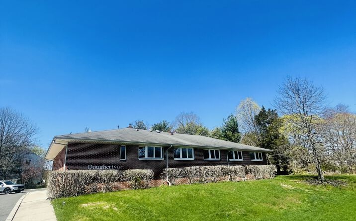 Pictures of Office, Retail property located at 4020 Quakerbridge Rd, Trenton, NJ 08619 for sales - image #1