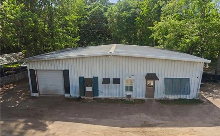 Pictures of Office property located at 847 Collins Blvd, Covington, LA 70433 for sales - image #1