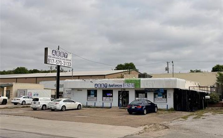 Pictures of Retail property located at 5700 Jacksboro Highway, Sansom Park, TX 76114 for sales - image #1