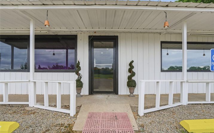 Pictures of Special Purpose property located at 3301 W Cherokee, Sallisaw, OK 74955 for sales - image #1