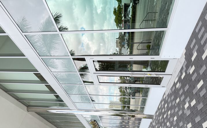 Pictures of Retail property located at 1000 E Hallandale Beach Blvd, Hallandale Beach, FL 33009 for sales - image #1