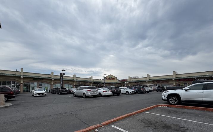 Pictures of Retail property located at 2220 FOREST AVE, STATEN ISLAND, NY 10303-1752 for sales - image #1