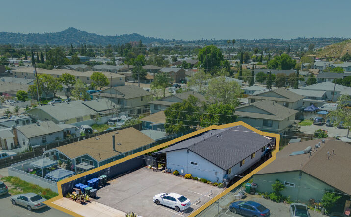 Pictures of Multifamily property located at 1122-24 Oro St, San Diego, CA 92021 for sales - image #1