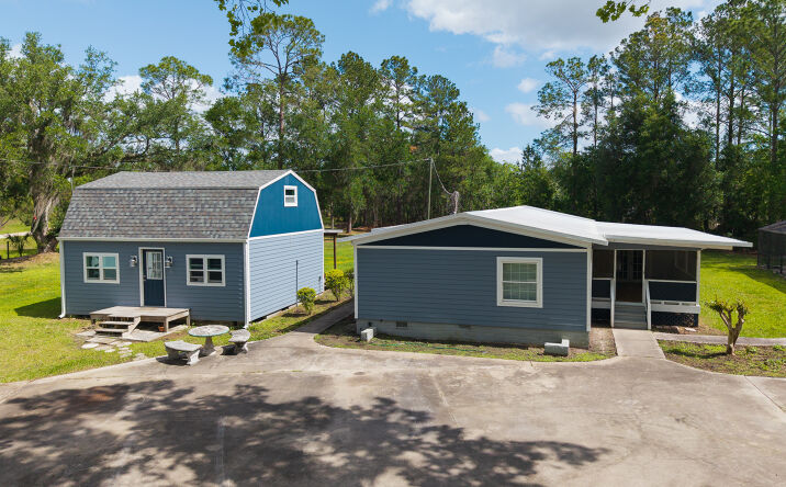 Pictures of Mixed Use, Multifamily, Special Purpose property located at 6965 NE 137th Pl, Citra, FL 32113 for sales - image #1