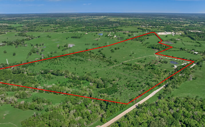 Pictures of Land property located at 27240 Old Hwy 105 W, Dobbin, TX 77333 for sales - image #1