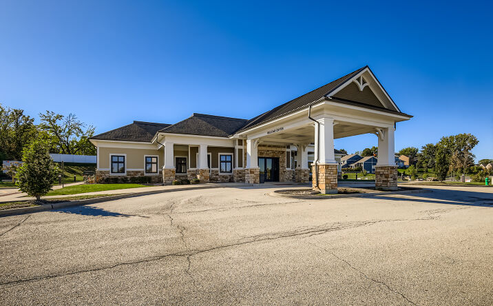 Pictures of Hospitality, Senior Living, Special Purpose property located at 40 Timberline Dr, Lemont, IL 60439 for sales - image #1