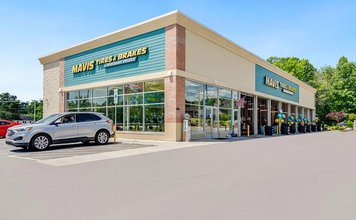 Pictures of Retail property located at 131 Westchester Dr., High Point, NC 27262 for sales - image #1