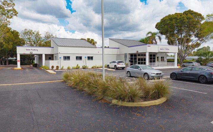Pictures of Office, Retail property located at 4035 Evans Ave, Fort Myers, FL 33901 for sales - image #1