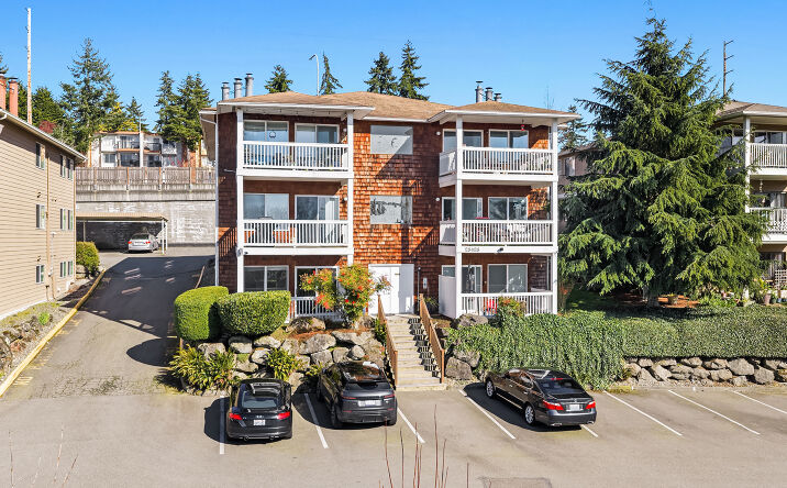 Pictures of Multifamily property located at 28426 16th Ave S, Federal Way, WA 98003 for sales - image #1