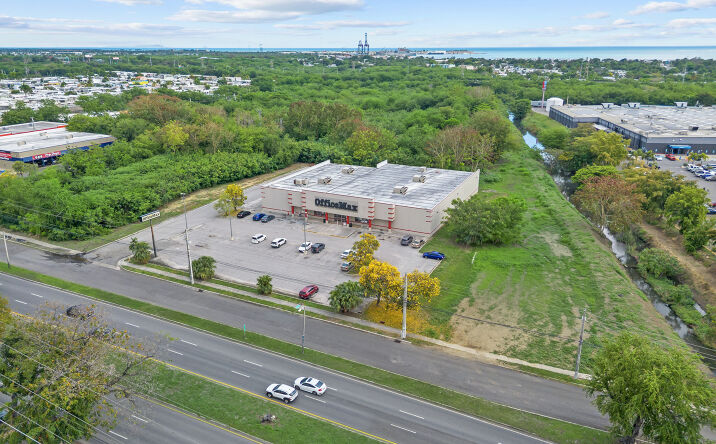 Pictures of Retail property located at 2438 Ponce Bypass, Ponce, 00716, null, PR null for sales - image #1