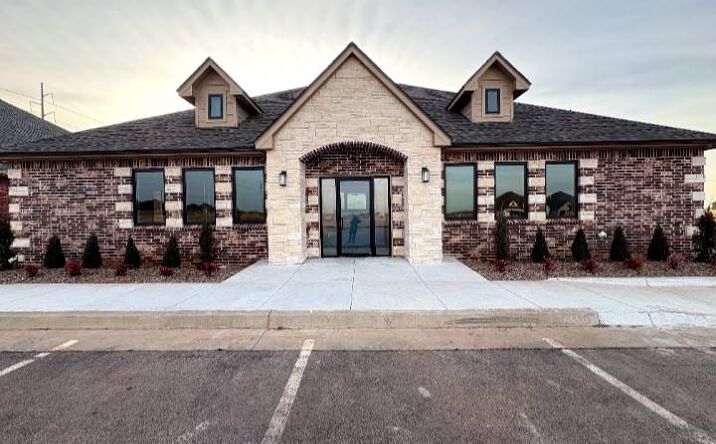 Pictures of Office property located at 3303 192nd St, Edmond, OK 73012 for sales - image #1