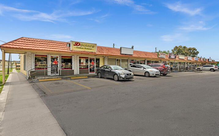 Pictures of Retail property located at 4200 NW 12th St, Lauderhill, FL 33313 for sales - image #1
