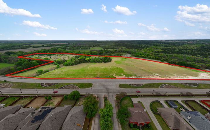 Pictures of Land property located at 2800 West Belt Line Road, Lancaster, TX 75146 for sales - image #1