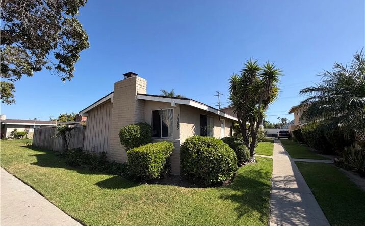 Pictures of Multifamily property located at 1383 Baker, Costa Mesa, CA 92626 for sales - image #1
