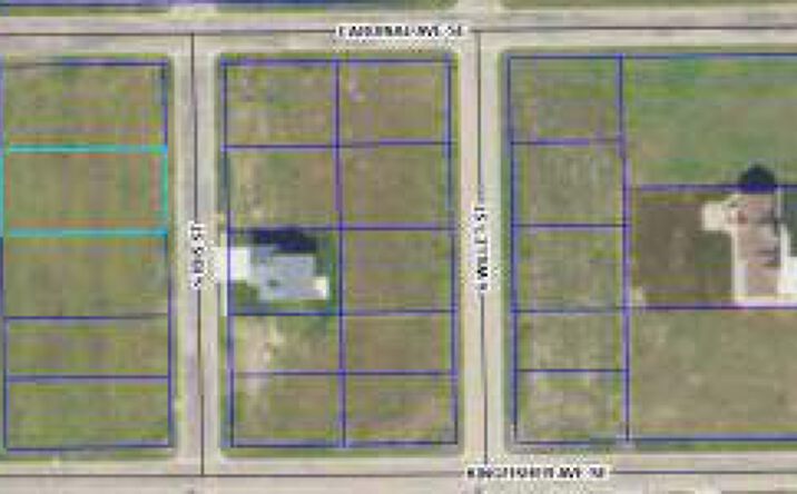 Pictures of Land property located at 810 S Ibis St, Aberdeen, SD 57401 for sales - image #1