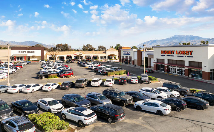 Pictures of Retail property located at 300 S Highland Springs Ave, Banning, CA 92220 for sales - image #1
