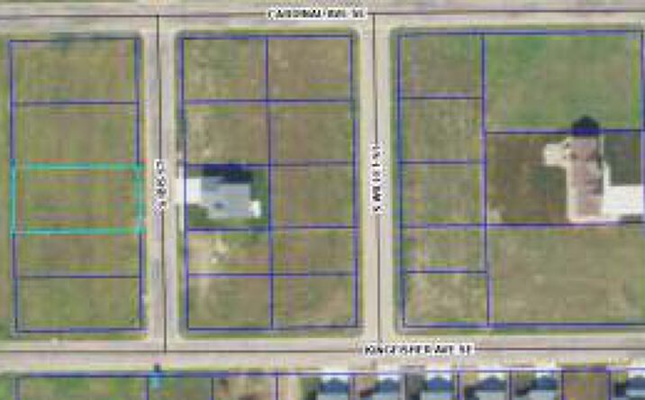 Pictures of Land property located at 818 S Ibis St, Aberdeen, SD 57401 for sales - image #1