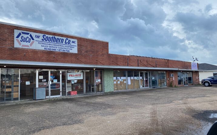 Pictures of Retail property located at 535 Daybrite Dr, Tupelo, MS 38801 for sales - image #1