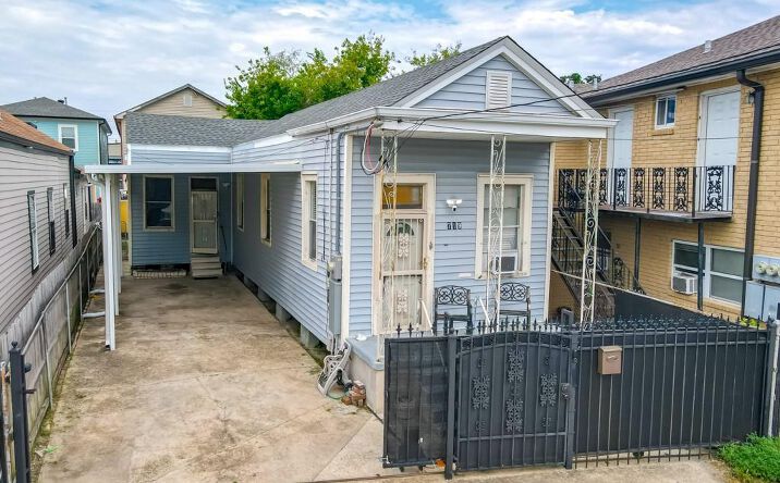 Pictures of Mixed Use, Retail, Office, Hospitality property located at 719 S Salcedo St, New Orleans, LA 70119 for sales - image #1