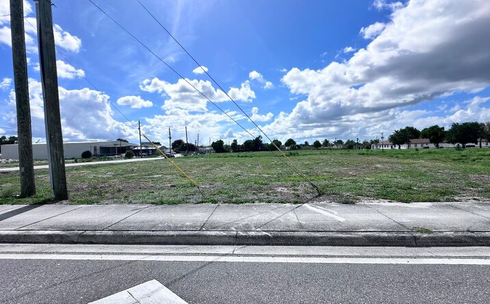Pictures of Land property located at 3545 CANAL ST, FORT MYERS, FL 33916 for sales - image #1