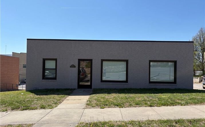 Pictures of Office property located at 820 Kansas Avenue, Atchison, KS 66002 for sales - image #1
