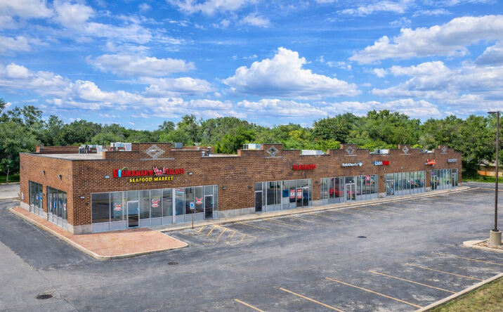 Pictures of Retail property located at 2520 Lincoln Highway, Olympia Fields, IL 60461 for sales - image #1
