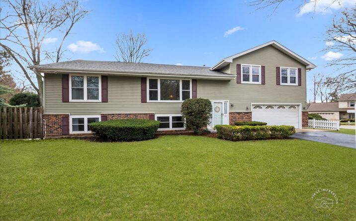 Pictures of Multifamily property located at 701 Viking Drive, Batavia, IL 60510 for sales - image #1