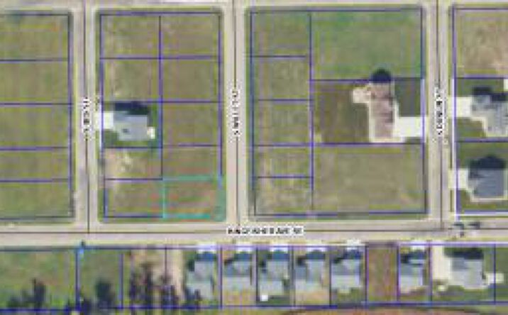 Pictures of Land property located at 920 Willett St, Aberdeen, SD 57401 for sales - image #1