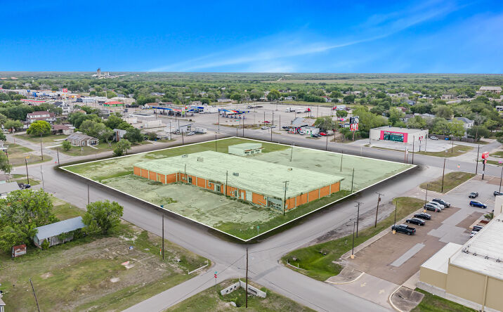 Pictures of Retail, Mixed Use property located at 108 South Alamo Street, Refugio, TX 78377 for sales - image #1
