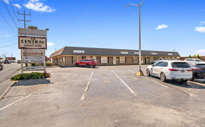 Pictures of Office, Retail property located at 5805 Lee Hwy, Chattanooga, TN 37421 for sales - image #1