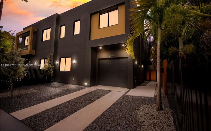 Pictures of Multifamily property located at 2960 W Trade Av, Coconut Grove, FL 33133 for sales - image #1