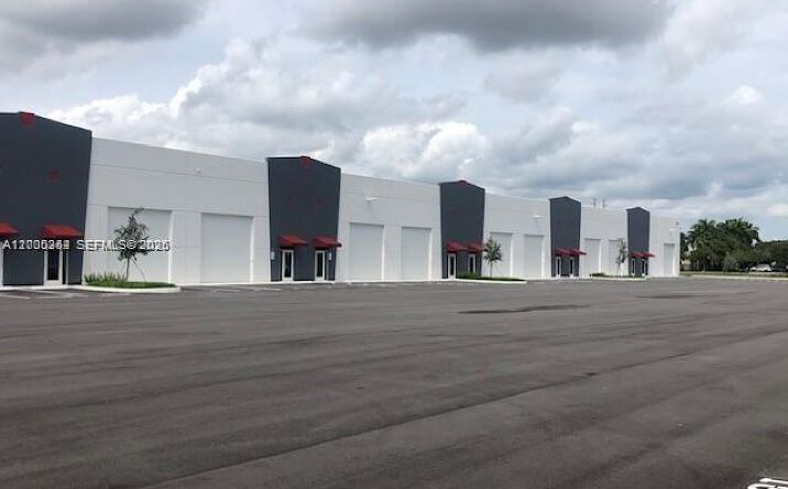 Pictures of Industrial property located at 1770 SE 38 AVE # 16 #Bay 16, Homestead, FL 33033 for sales - image #1