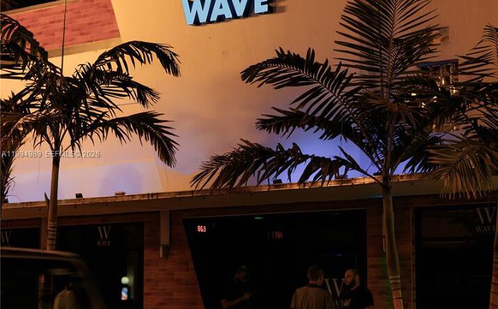 Pictures of Business for Sale, Retail property located at 115 S 20th Ave, Hollywood, FL 33020 for sales - image #1