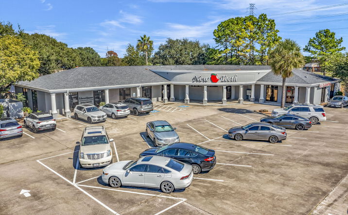 Pictures of Retail property located at 2750 W Main St, League City, TX 77573 for sales - image #1