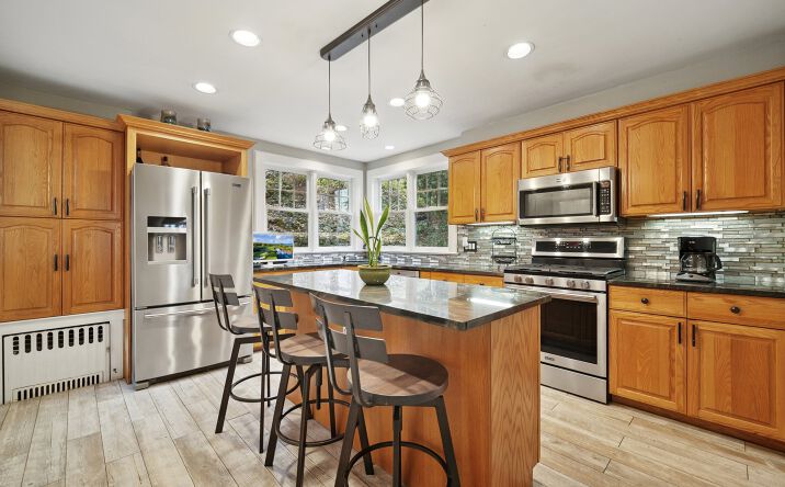 Pictures of Retail, Hospitality property located at 526 HIGHLAND AVE, UPPER MONTCLAIR, NJ 07043-1204 for sales - image #1